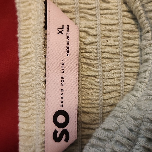 Top - Picture 2 of 4